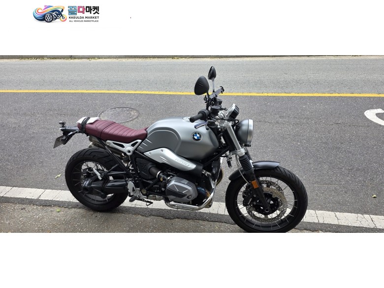 23년식 BMW R nineT 팝니다.
