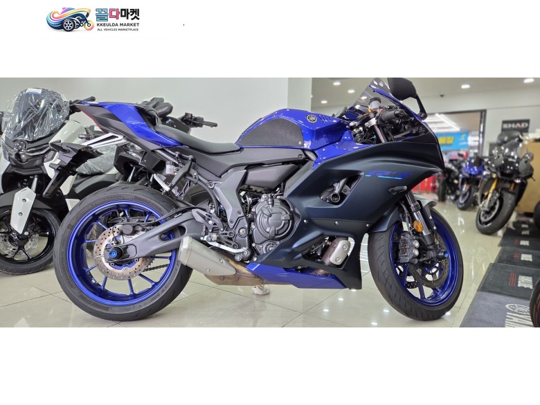 2023년식 / YAMAHA / YZF-R7 /적은키로수 차량 판매 중이니다.