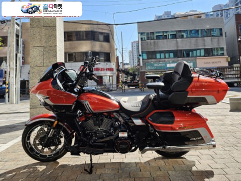 2024 로드글라이드 CVO 판매합니다 (주행 1,500km / 실내보관 / 옵션 1,300만)