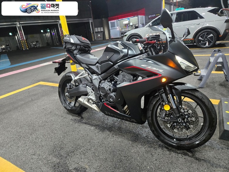 Cbr650r 2024년식 2400km 블랙