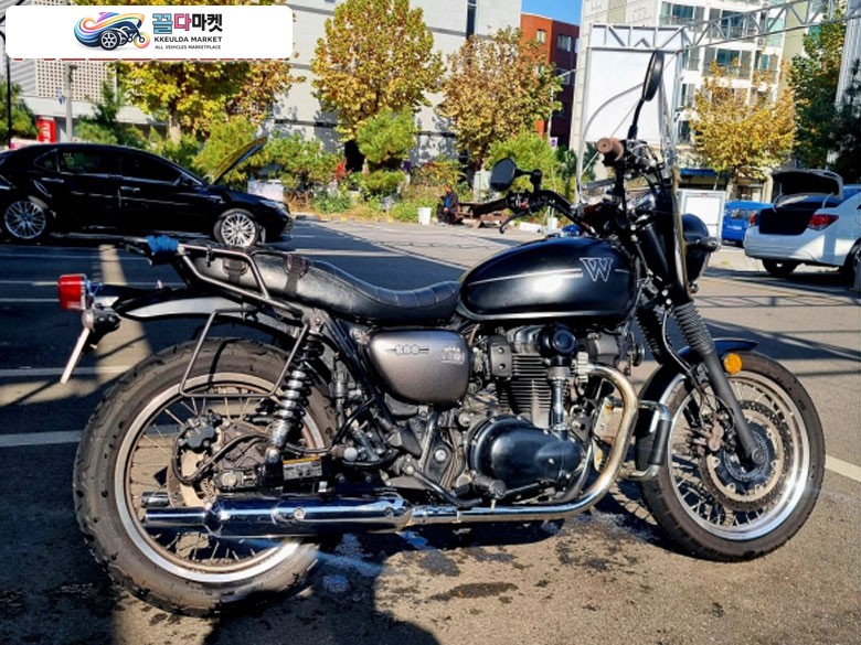 19년식 가와사키 w800 street