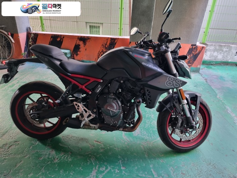 2025년 GSX 8S 6050KM S급신차 저렴하게 판매합니다.