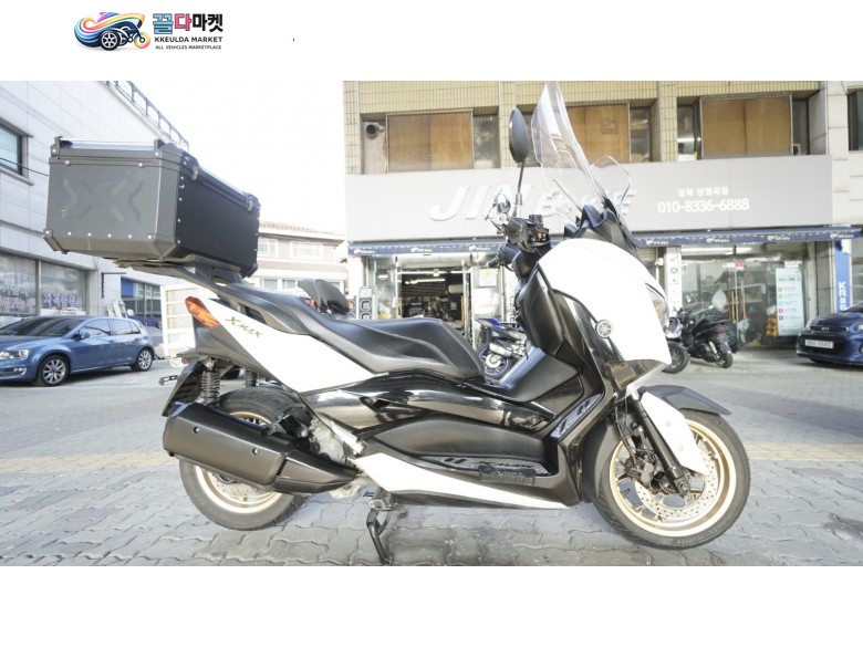 옵션 잘 되어 있는 2020년 XMAX300 ABS팝니다