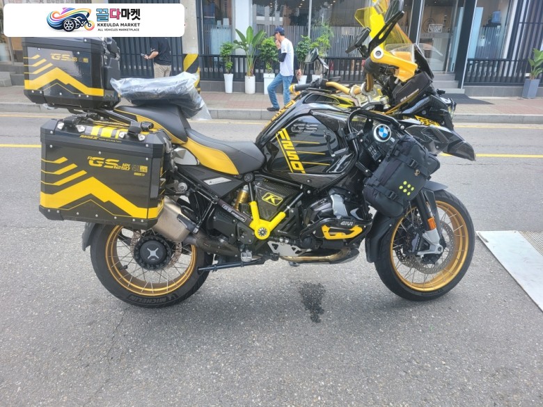 BMW 1250 GS 어드벤처 40주년 판매합니다.