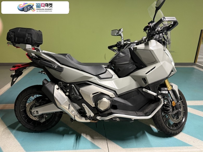 혼다 X-ADV 750 25년식 짧은 주행 거리 신차급