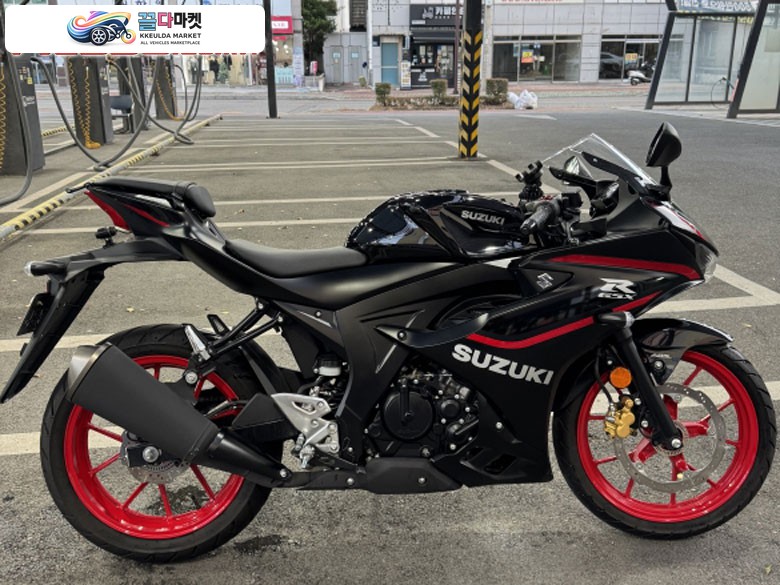 스즈키 2025년식 GSX-R125 주행거리 2414km 신차급 판매합니다.