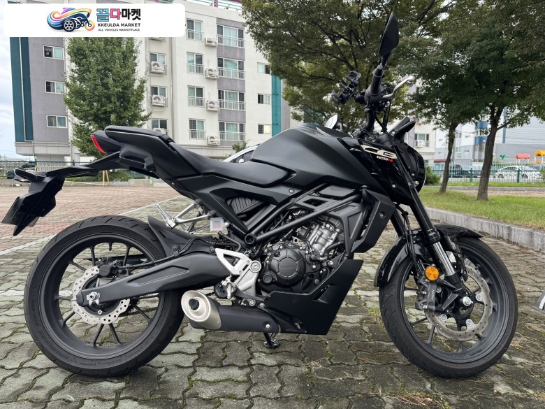 25년 출고 24년식 CB125R 신차급 판매합니다