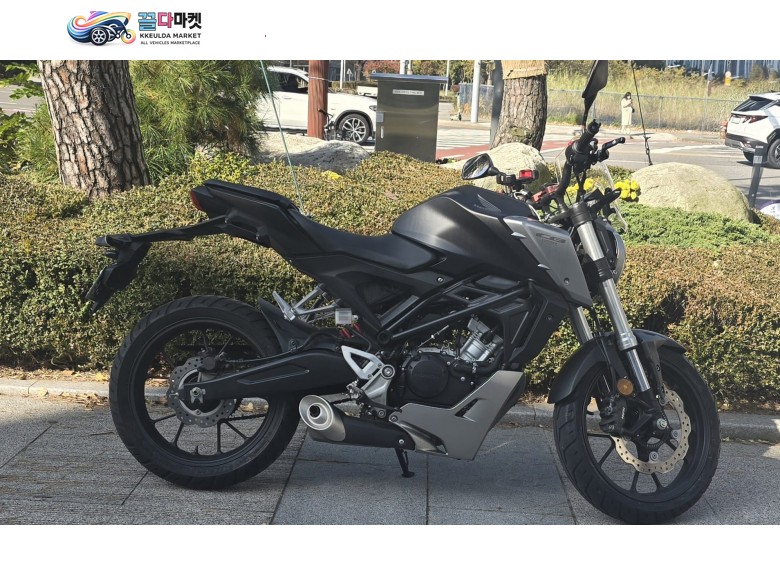 Honda CB125R