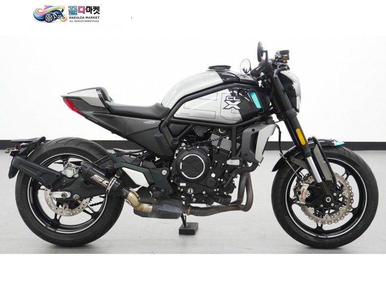 [ 매버릭바이크 ] 옵션 약 200만 원 장착된 CF모토 700 CL-X 스포츠 판매합니다.