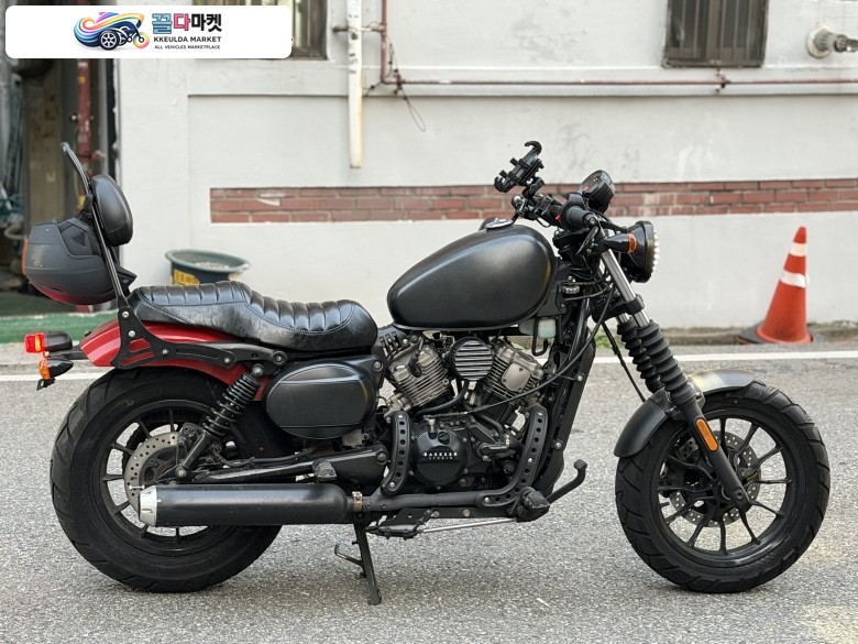 KR모터스 아퀼라 300 / 9000km 2021년식 판매 합니다