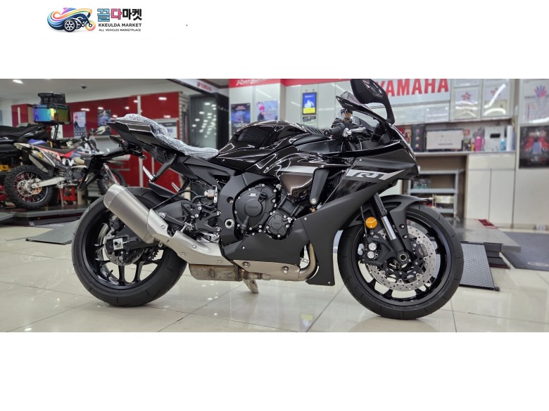 YAMAHA / 2024년식 / YZF-R1 /블랙컬러 / 신차 판매
