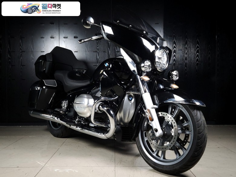 [BMW 공식모델] R18TC 럭셔리 투어러 - BMW모토라드 공식 보증 워런티 2027년 4월 - 후진 기어 탑재 최상위 모델 - 무사고 관리잘된 신차급 홈서비스 중고매물 - 정직한 최고가 대차 및 매입을 도와드립니다.