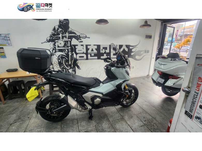 형춘모터스 24년식 7069키로 X ADV750 판매합니다.