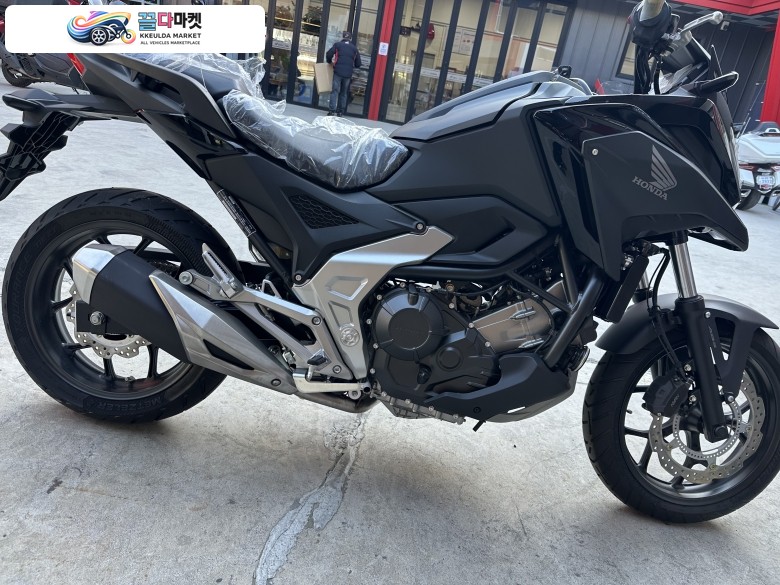 23년식 NC750X 블랙컬러 신차 판매