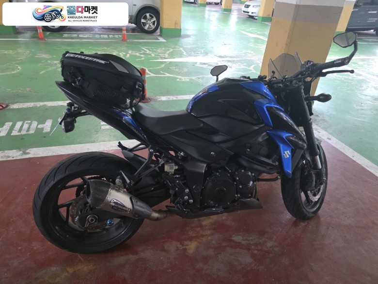 GSX-S750