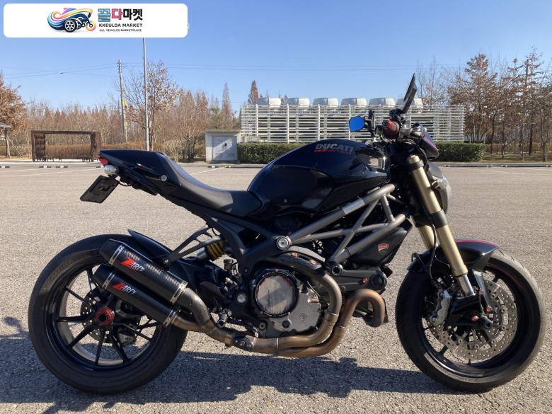 공랭 마지막 두가티 몬스터 1100evo