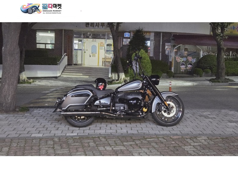 BMW R18 록테인