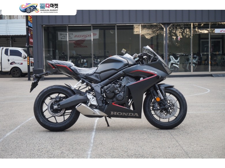 [신차]HONDA 혼다 CBR650R E-Clutch 맷블랙 E클러치