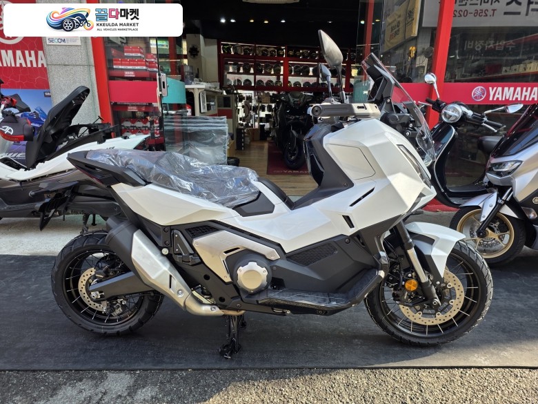 혼다 XADV750 26년식 화이트신차판매합니다