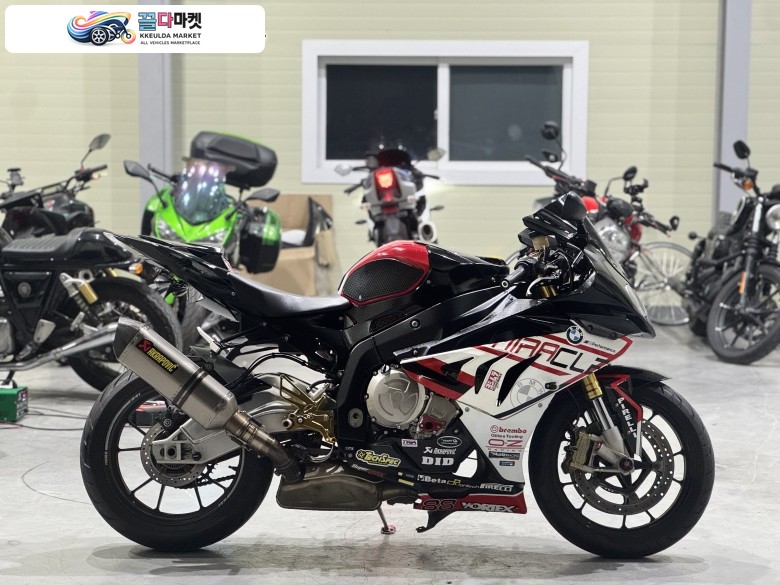 BMW s1000rr 14년식 딱7만키로 아크라구변 상태좋은차량 판매중