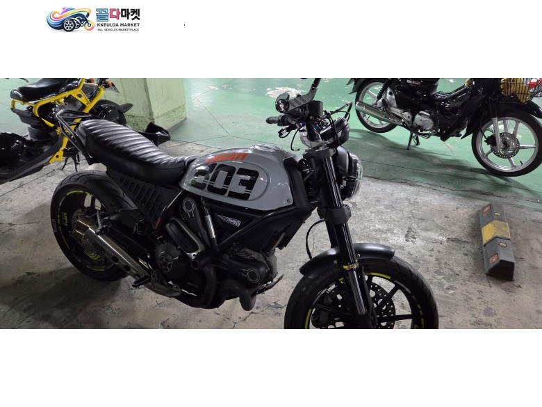 급매)두카티 스크램블러