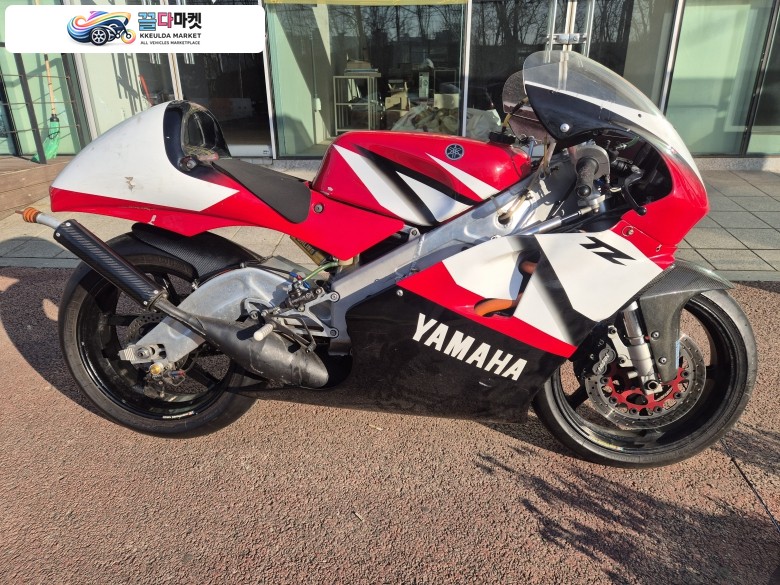 야마하 TZ250R 레이싱 머신 팝니다.