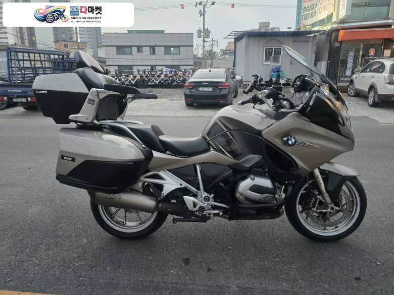 16년식 r1200rt 아크라 구변완료 그 외 풀옵션 저렴하게 보냅니다.