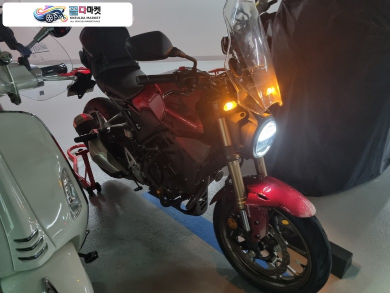 혼다 Honda CB300R 2022년식 11,000km