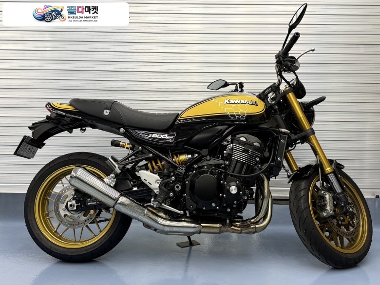 가와사키 Z900RS SE 신차급 팝니다.