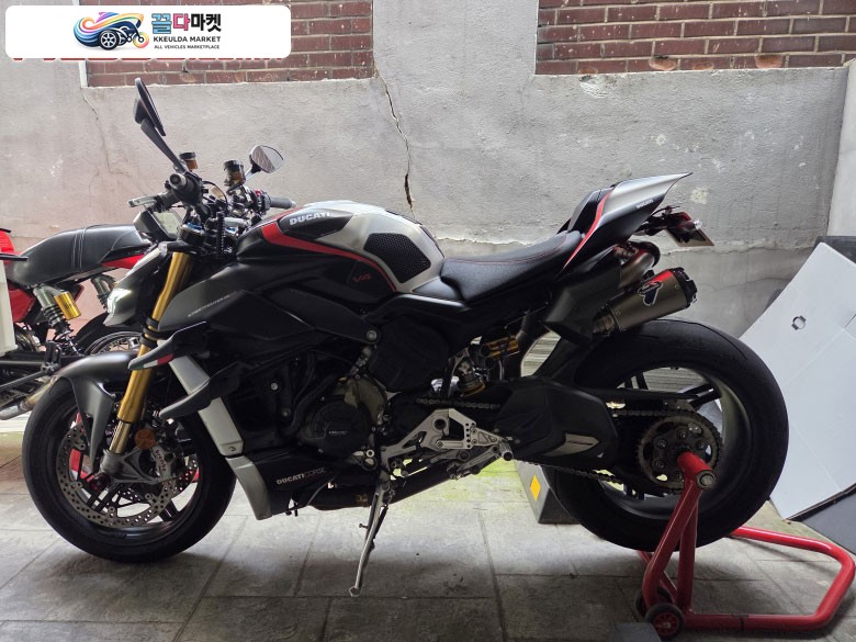 두카티 스트리트 파이터 V4SP 3900KM 22년식 풀PPF 풀배기