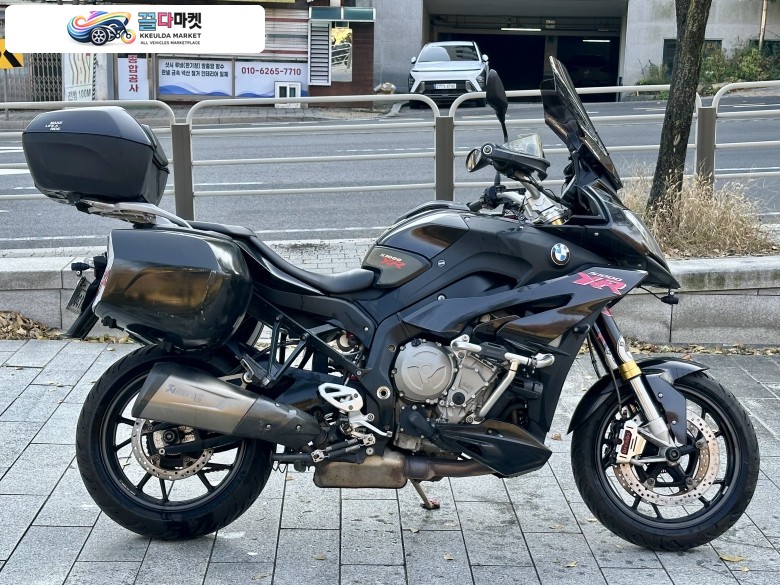 BMW S1000XR