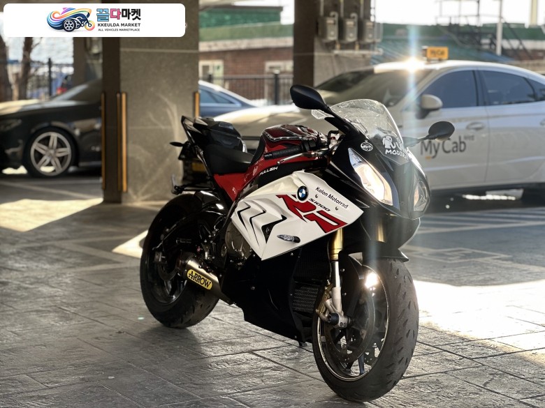 BMW S1000RR 18년식 30070KM 에로우 풀배기차량 판매합니다