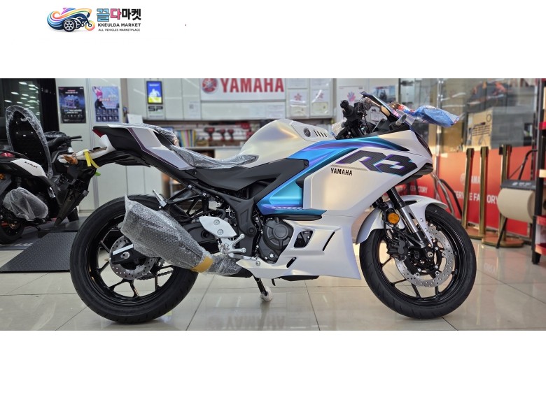YAMAHA / 2026년식 / YZF-R3 / 페이스리프트 되어 출시 하였습니다.