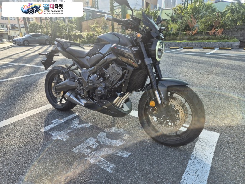 혼다 cb650r  23년식 팝니다