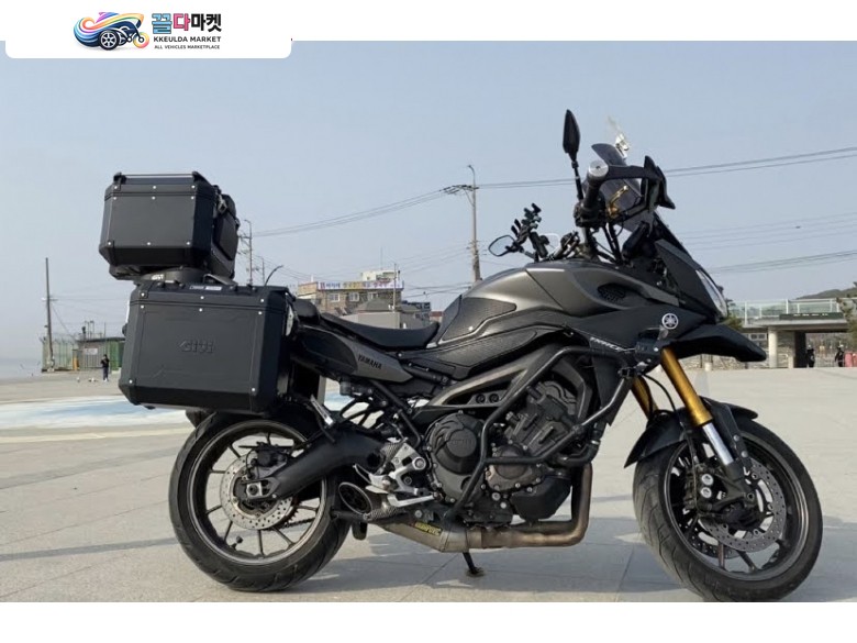 야마하 MT-09 트레이서