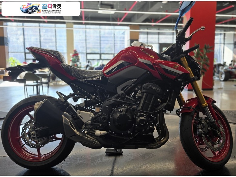 Z900 신차차량입니다.