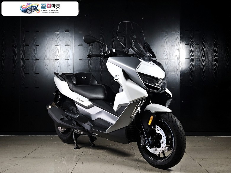 [BMW 공식모델] C400GT 럭셔리 투어링 스쿠터 - BMW모토라드 공식 보증 워런티 2027년 5월 - 무사고 관리잘된 신차급 중고매물 - 정직한 매입과 최고가 대차를 도와드립니다.