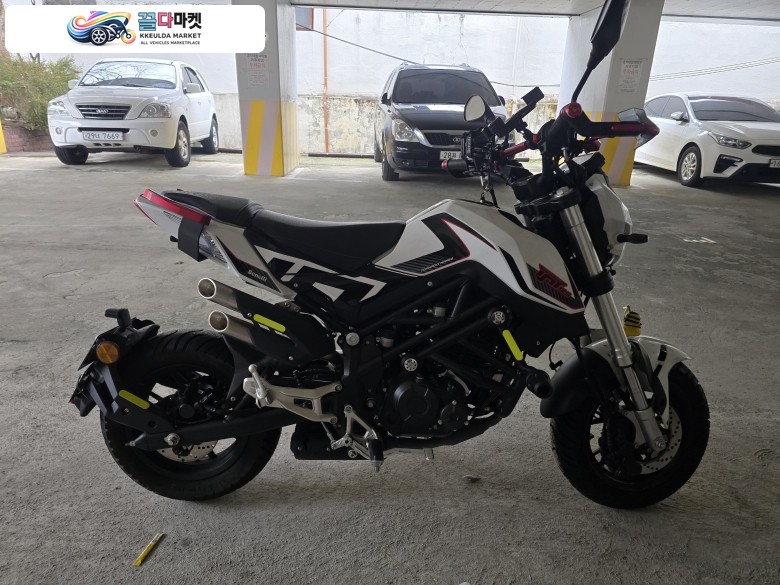 베넬리 tnt125