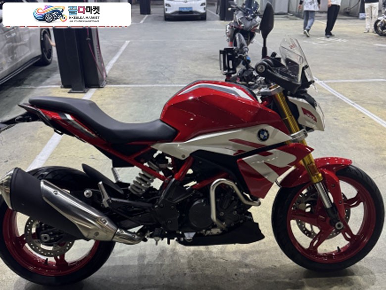Bmw310r 23년식 6800키로 판매합니다.