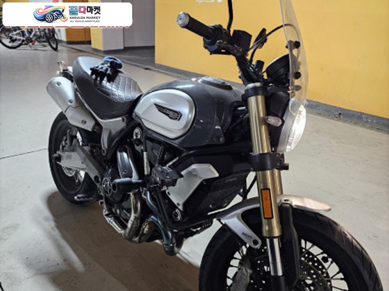 두가티 스크램블러스폐셜1100cc