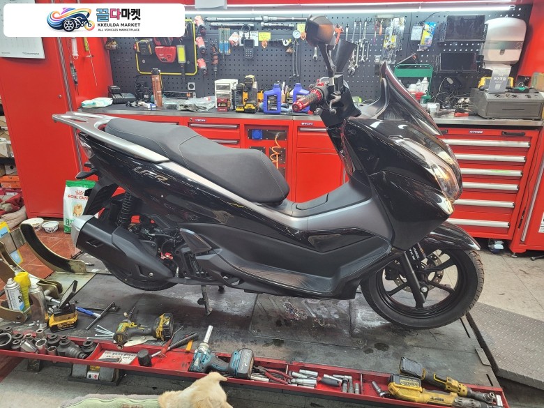 26년식 UFR125 2027km주행 팝니다.