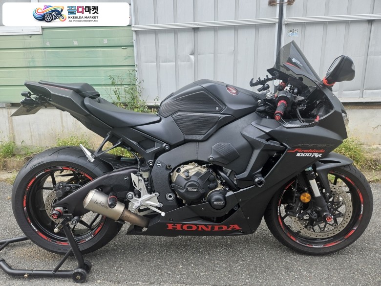 혼다 CBR1000RR 2017년 판매합니다