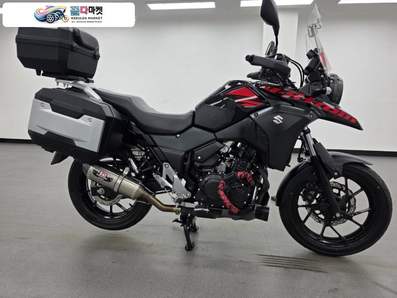 스즈끼 브이스트롬 250cc.ABS 2018 년식 키로수 적은 차량 요시무라 머플러 구조 변경 완료.