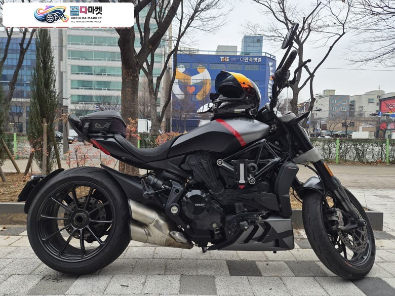 두카티 엑스디아벨 블랙스타
