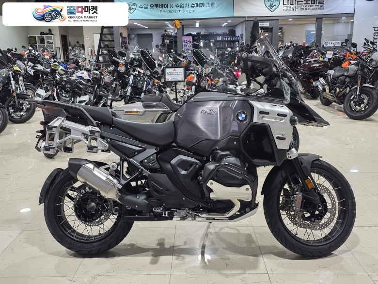 계산서 100% BMW R1300GSA Triple black 차량입니다