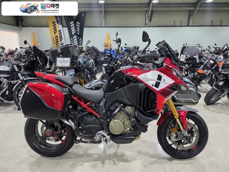 DPO DUCATI MULTISTRADA V4 PP 최고사양 모델 입니다.