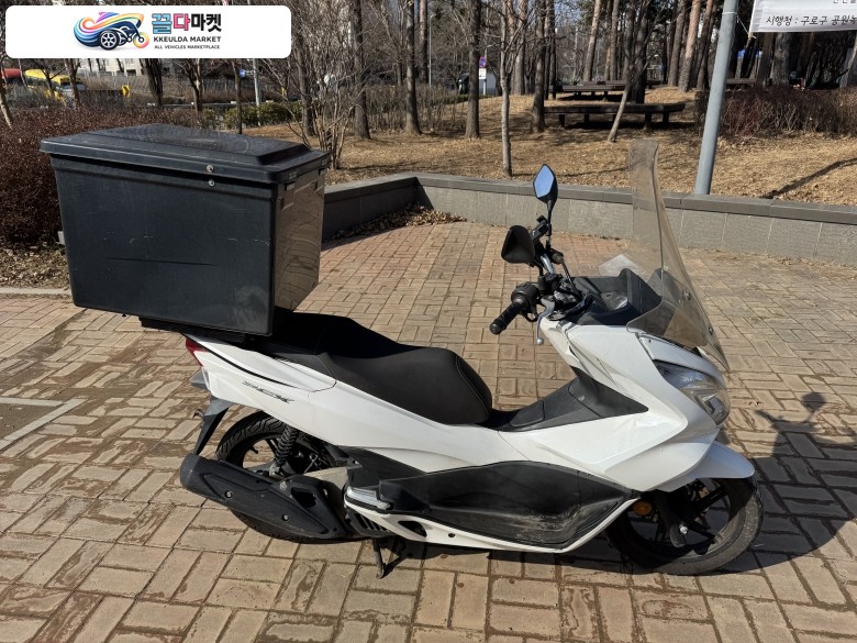 혼다 pcx125 스마트키 배달풀셋팅 화이트컬러 팝니다