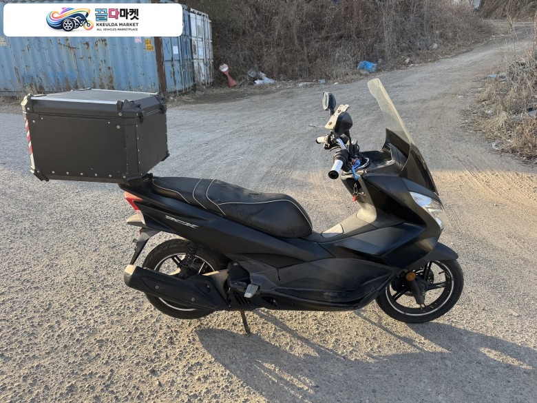 혼다 pcx125 16년 멧블랙컬러 배달셋팅 연비좋은차량 팝니다