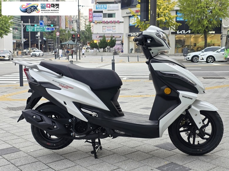 ［하우즈 송파대리점 ］USR125화이트 26년식/매입대차가능합니다. 카드12~36개월무이자상담가능! 캐피탈환영!