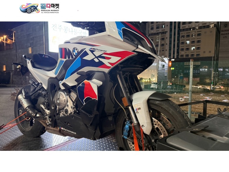 25년식 BMW M1000XR 팝니다